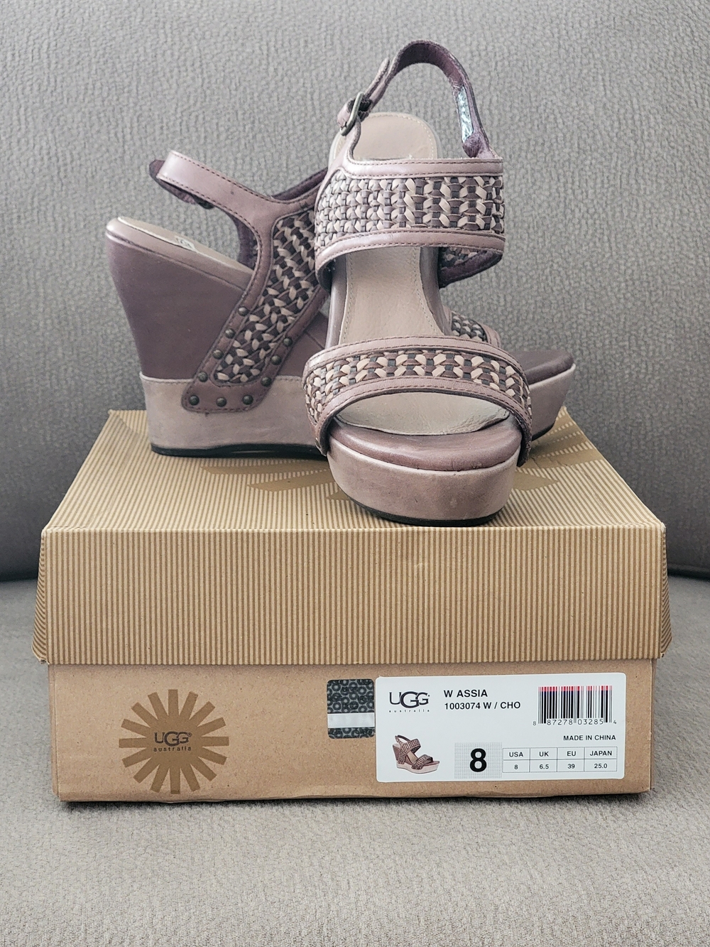 UGG W Assia Woven Platform Wedge Sandal in Chestnut